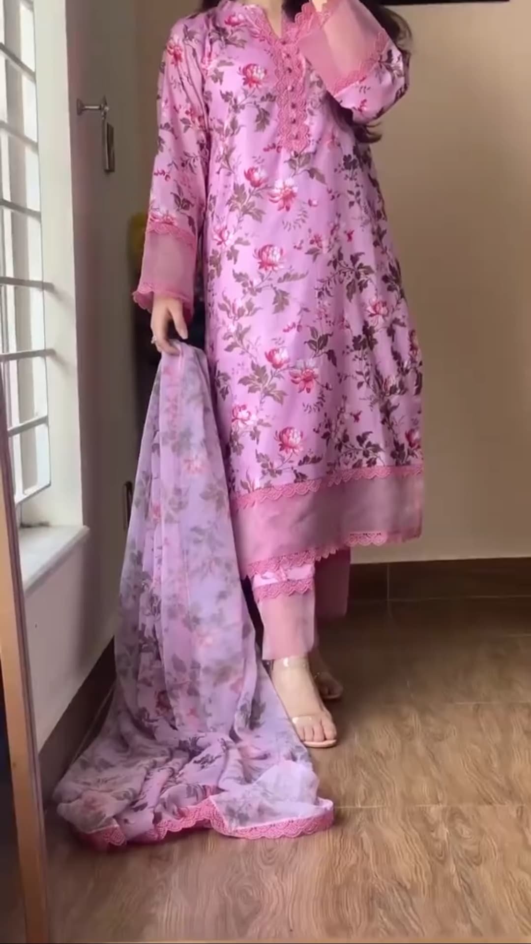 Pink Floral Printed Lawn 3-Pices - Image 2