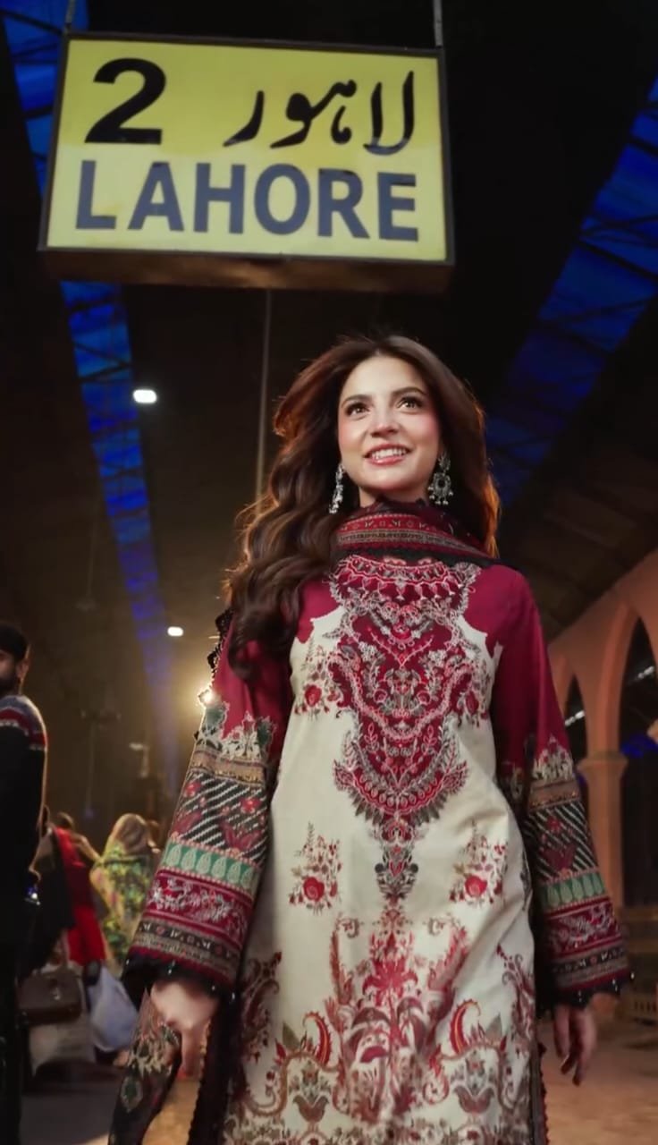 Elegant Maroon & Cream Printed Digital Printed 3-Piece Dress Set - Image 5