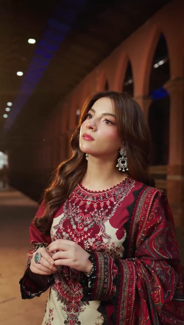 Elegant Maroon & Cream Printed Digital Printed 3-Piece Dress Set - Image 4